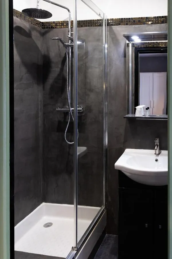 Luxia Hotel 2*