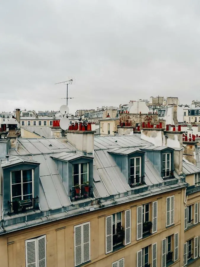 Luxia 2* Parijs